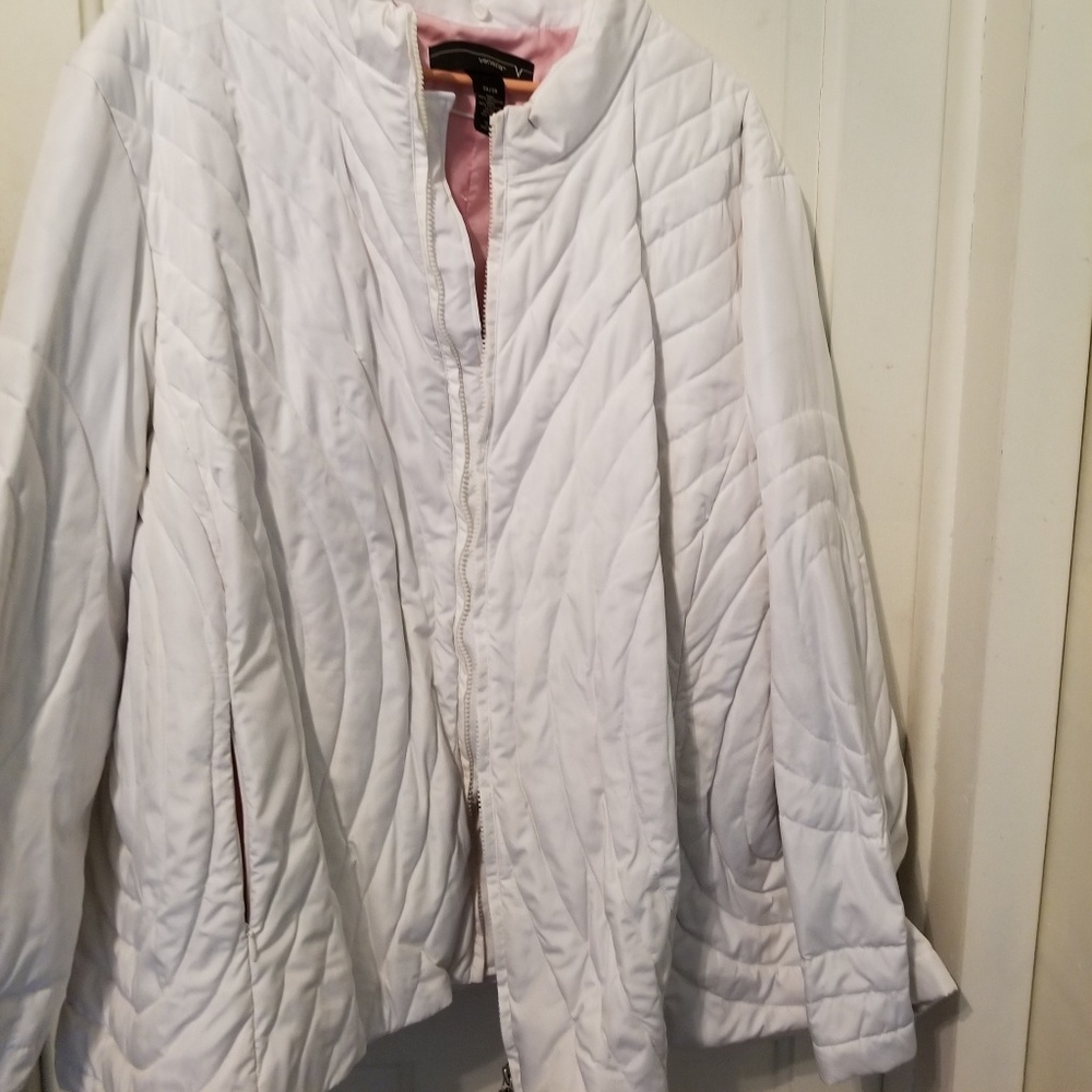 BEAUTIFUL WHITE JACKET
